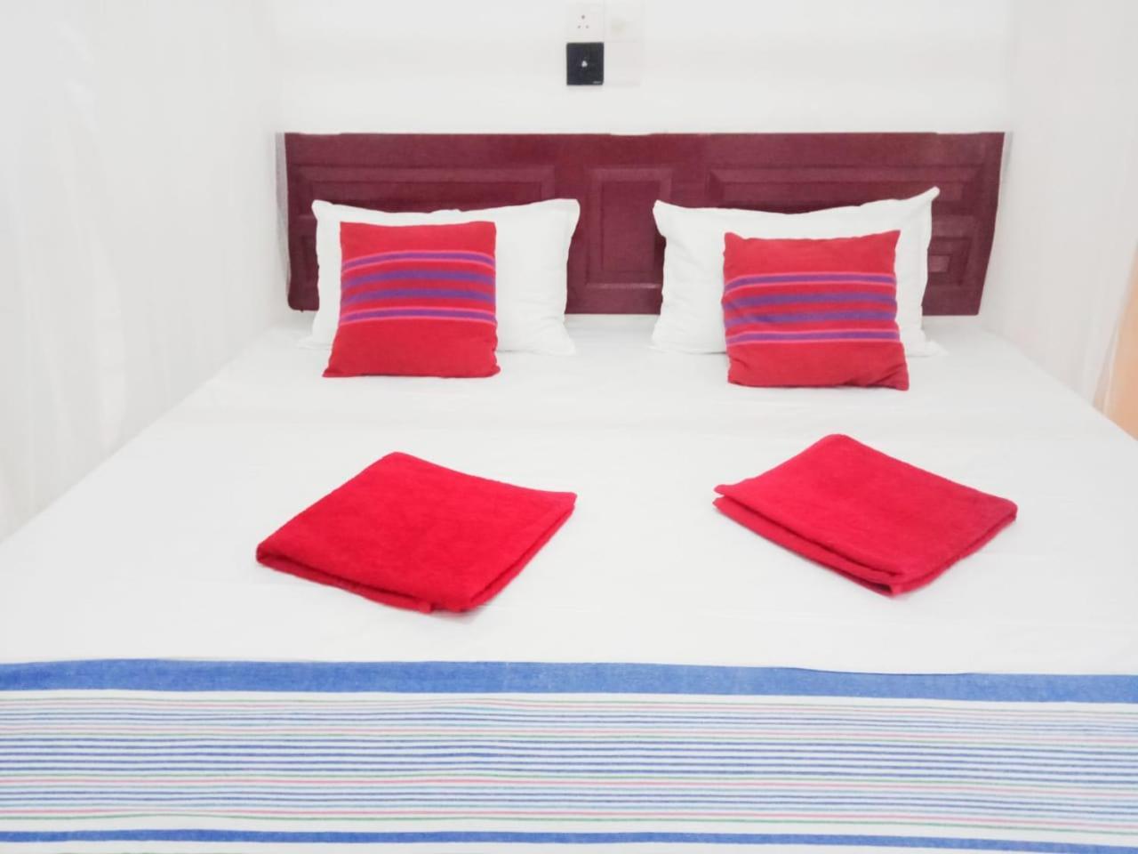 Arachchi Guest House Mirissa Bagian luar foto