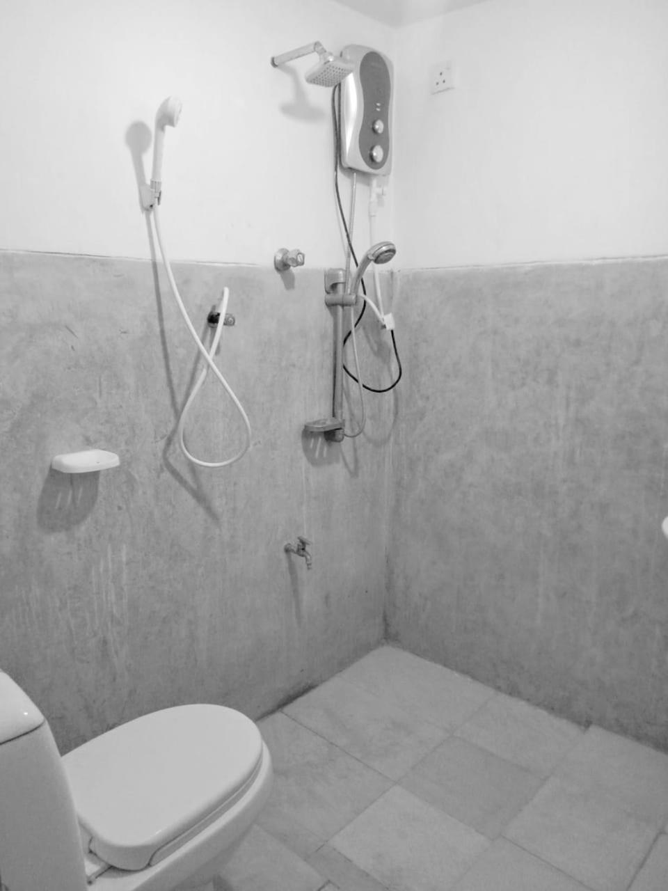 Arachchi Guest House Mirissa Bagian luar foto